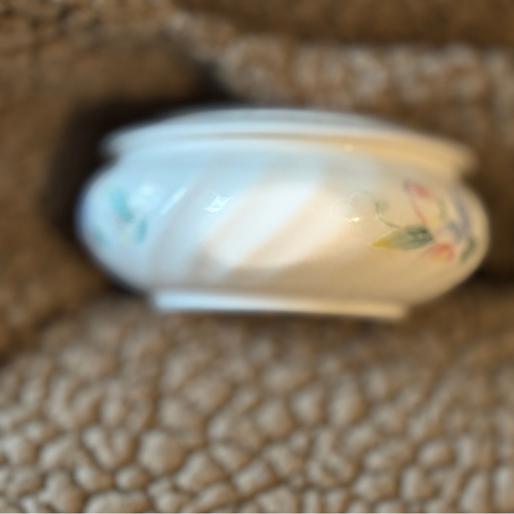 1984 Aynsley Little Sweetheart Trinket Box, Floral Lid, Bone China, 4”, England﻿ - Picture 8 of 12